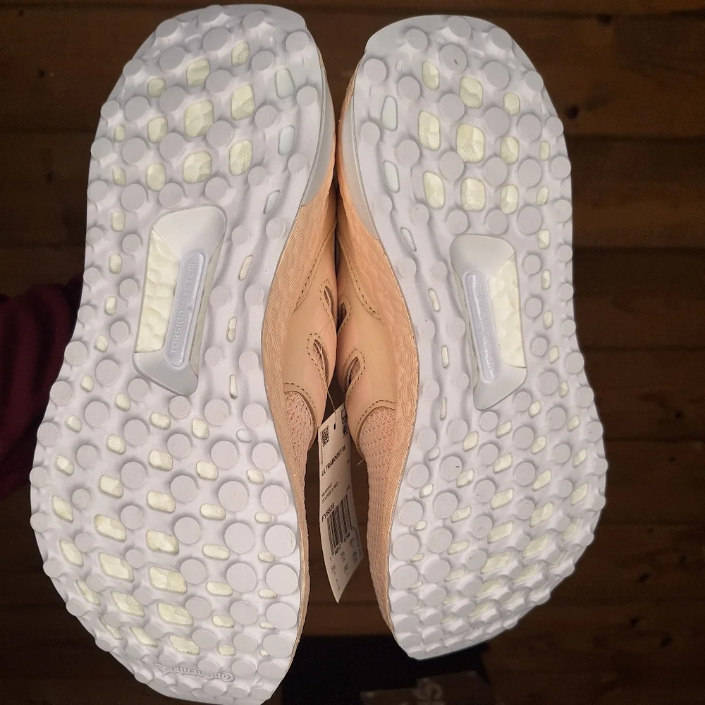 ❤️ NWBOX ADIDAS ULTRABOOST W Pink Tint super- comfy running Size 7